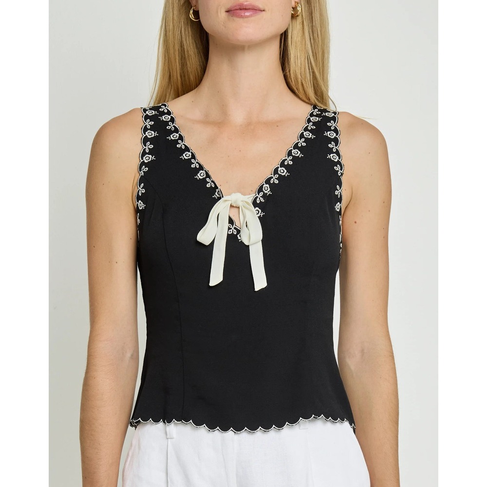 NWT Kourt Leni Top in Black with White Embroidery - Size 6